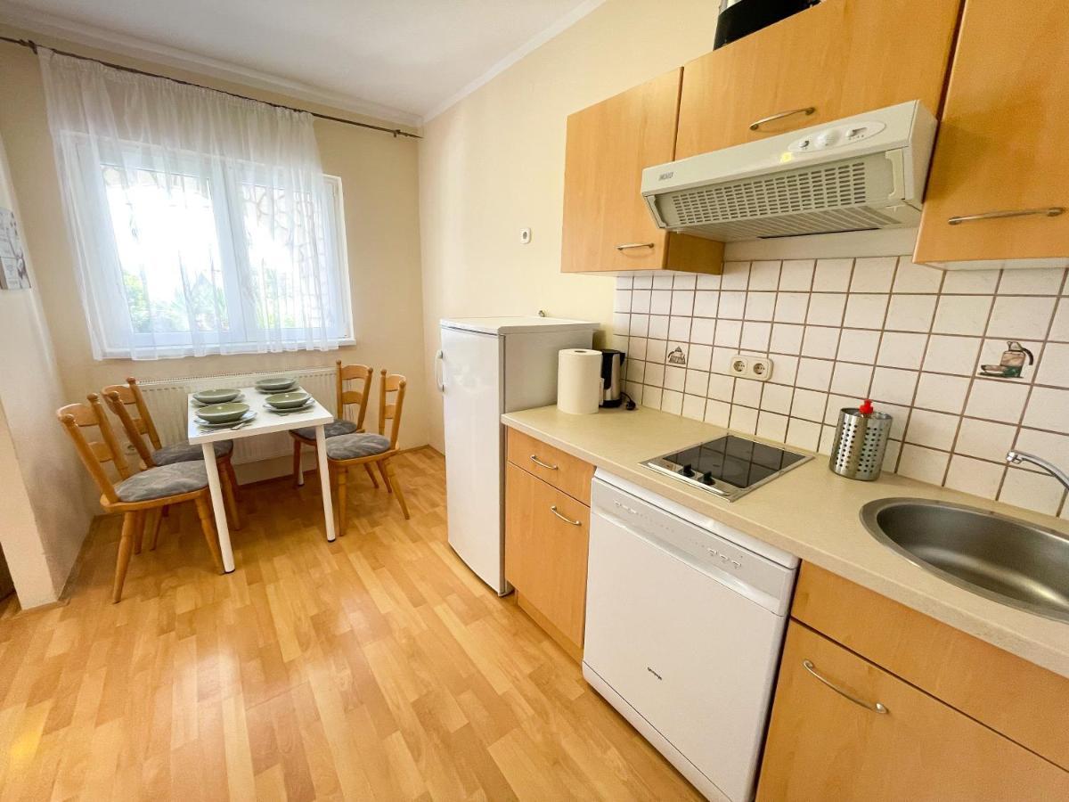 Apartments Sams Novi Vinodolski Exterior photo